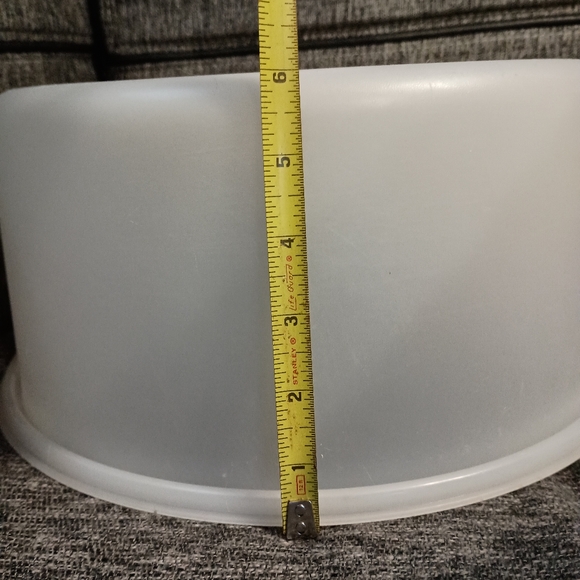 Vintage Tupperware Round Cake Carrier - Picture 15 of 15